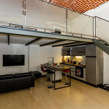 Industrial Loft -center Of Turin- By Happyhostorino