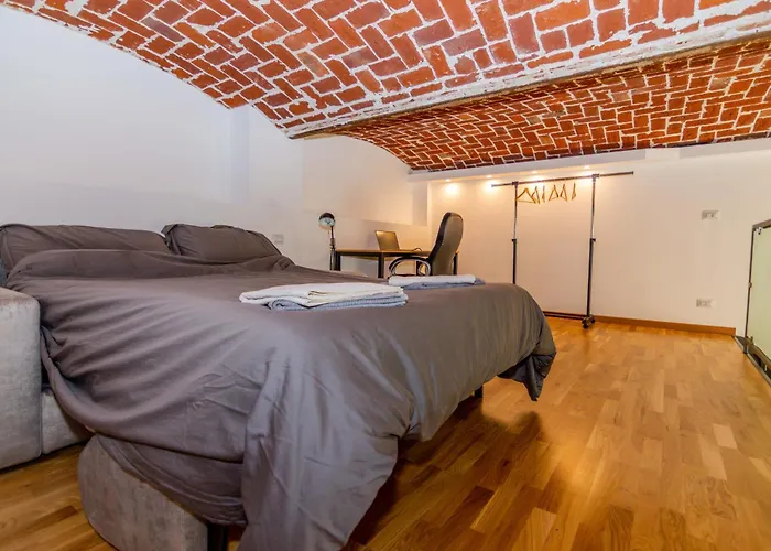 Industrial Loft -center Of Turin- By Happyhostorino Turin